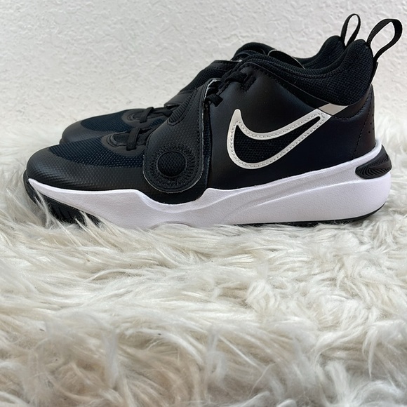 NIKE Team Hustle D 11 Big Kids' Basketball Shoes Black & White Size 7Y NEW - Picture 4 of 16
